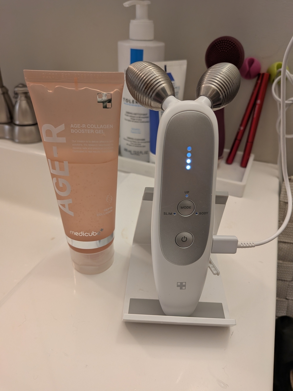 Medicube AGE-R Derma EMS Shot Facial Toning Device + Extras